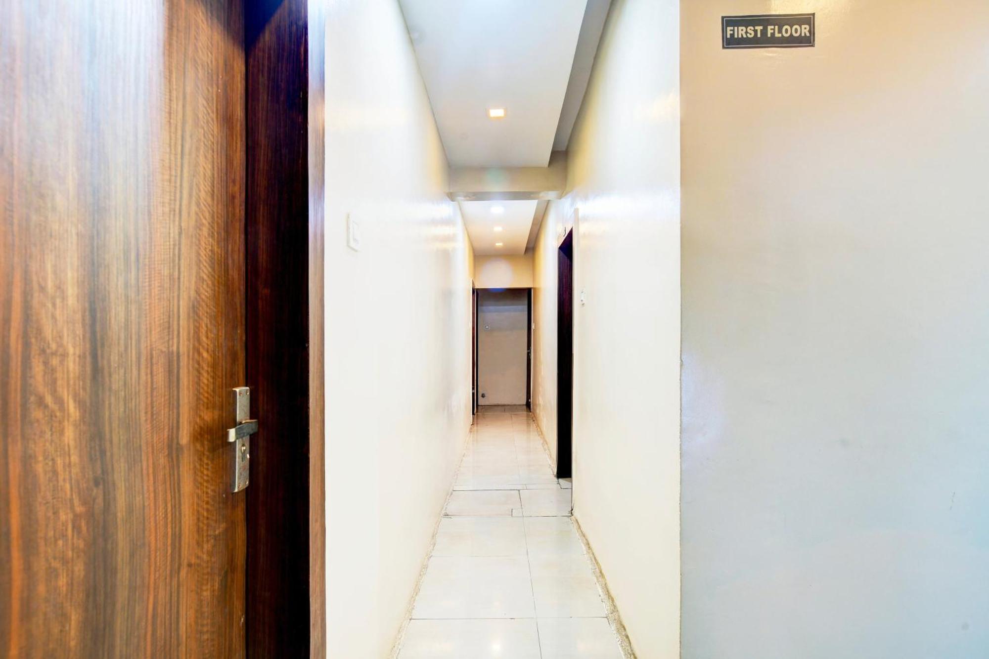 Hotel O Svl Inn Индаур Экстерьер фото
