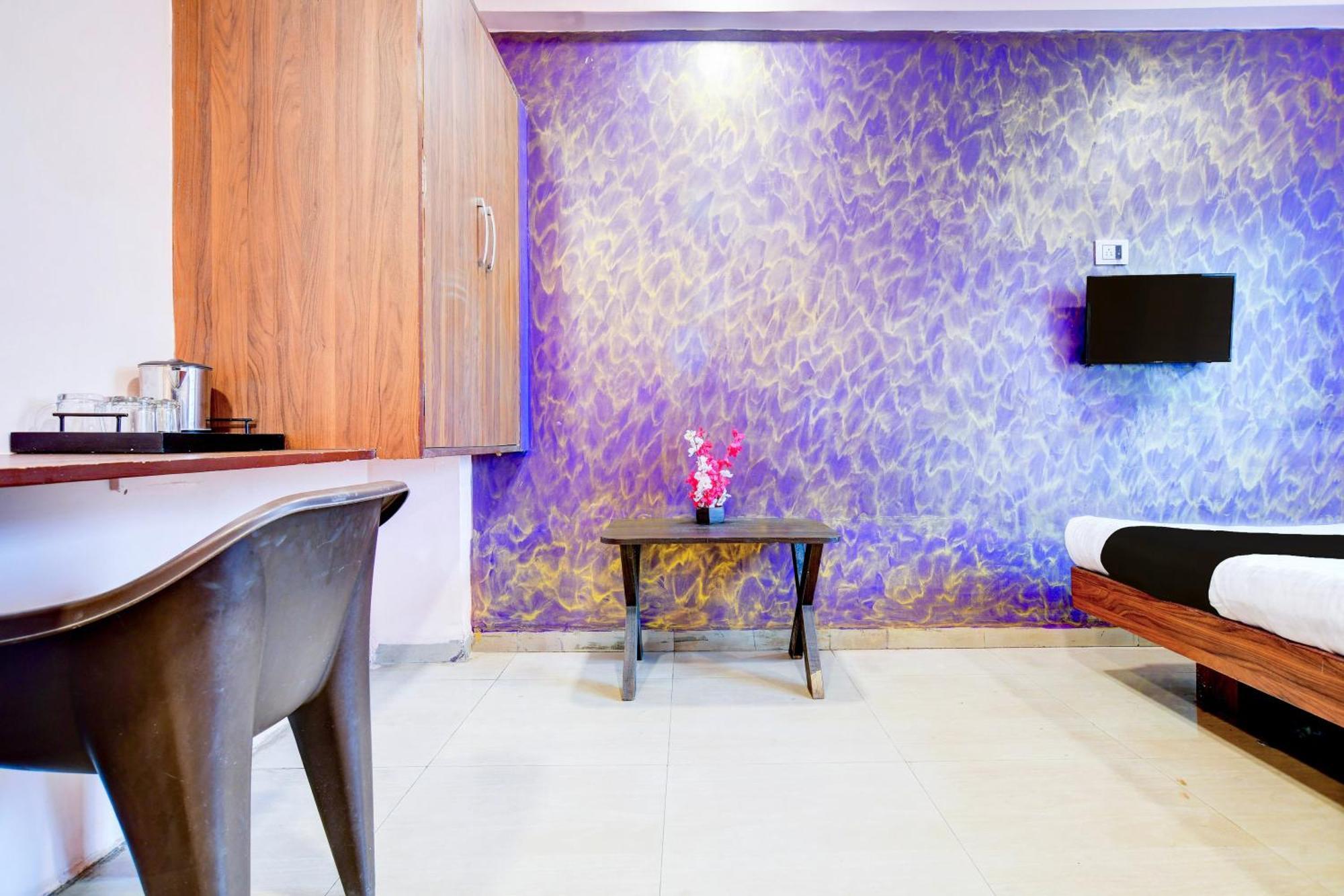 Hotel O Svl Inn Индаур Экстерьер фото